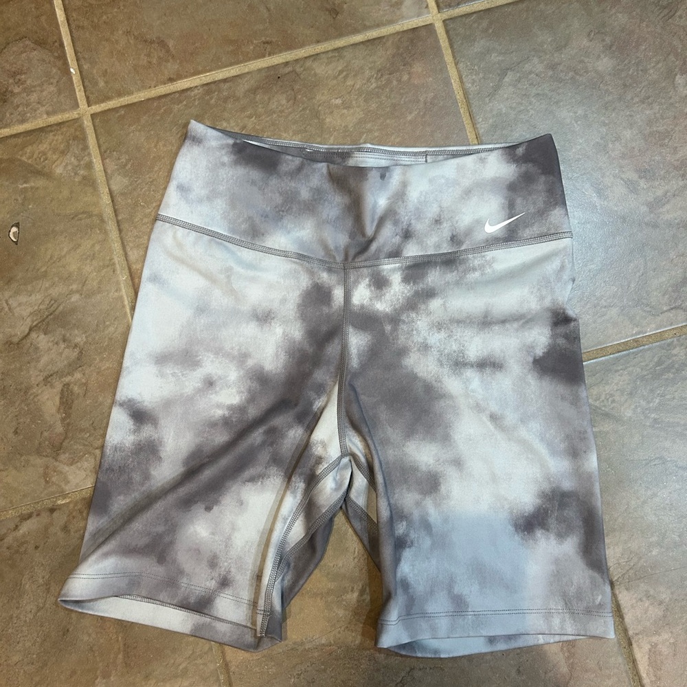 Nike Compression Shorts - Picture 2 of 3
